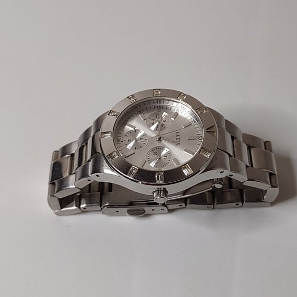 Very Nice 6 Inch Silver Tone Guess Watch - Picture 9 of 11
